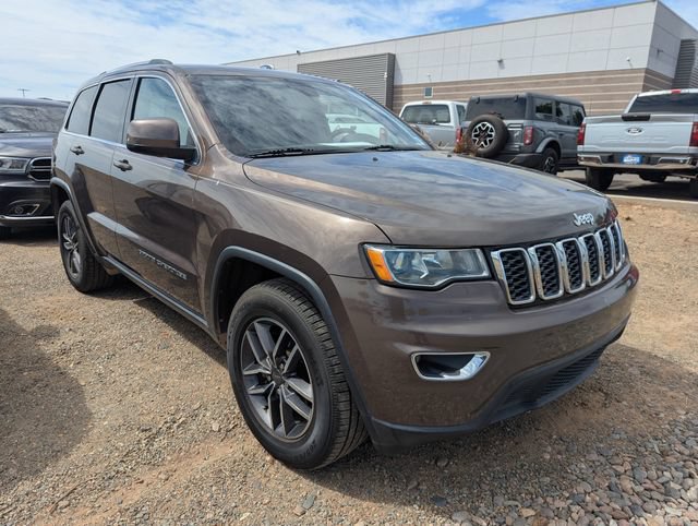 Used 2019 Jeep Grand Cherokee Laredo w/ 18" Wheel & 8.4" Radio Group RWD image 4