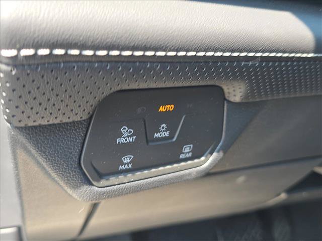 Used 2024 Volkswagen Atlas SE w/ Black Wheel Package FWD image 10