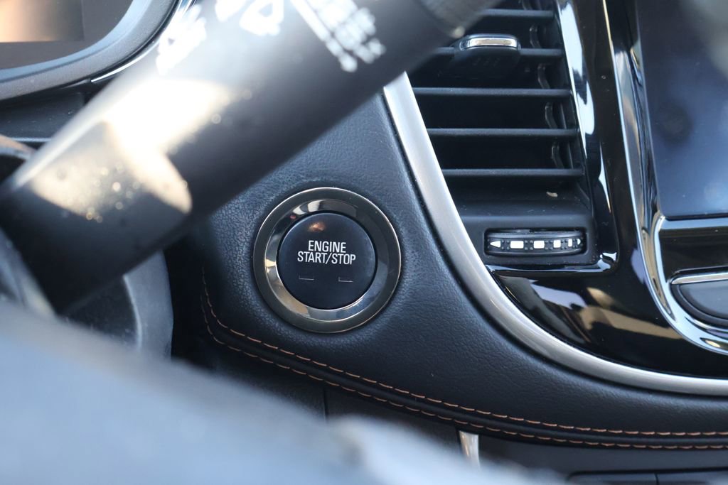 Used 2022 Chevrolet Trax LT w/ LT Convenience Package image 23