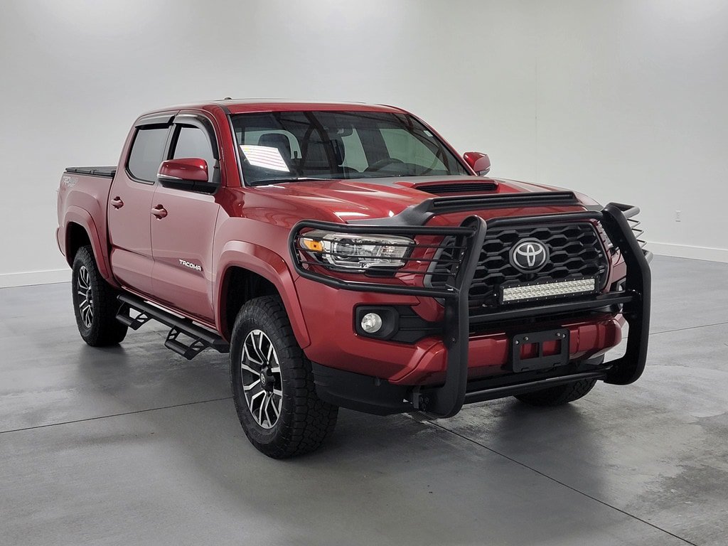 Used 2020 Toyota Tacoma TRD Sport w/ TRD Premium Sport Package AWD/4WD image 2
