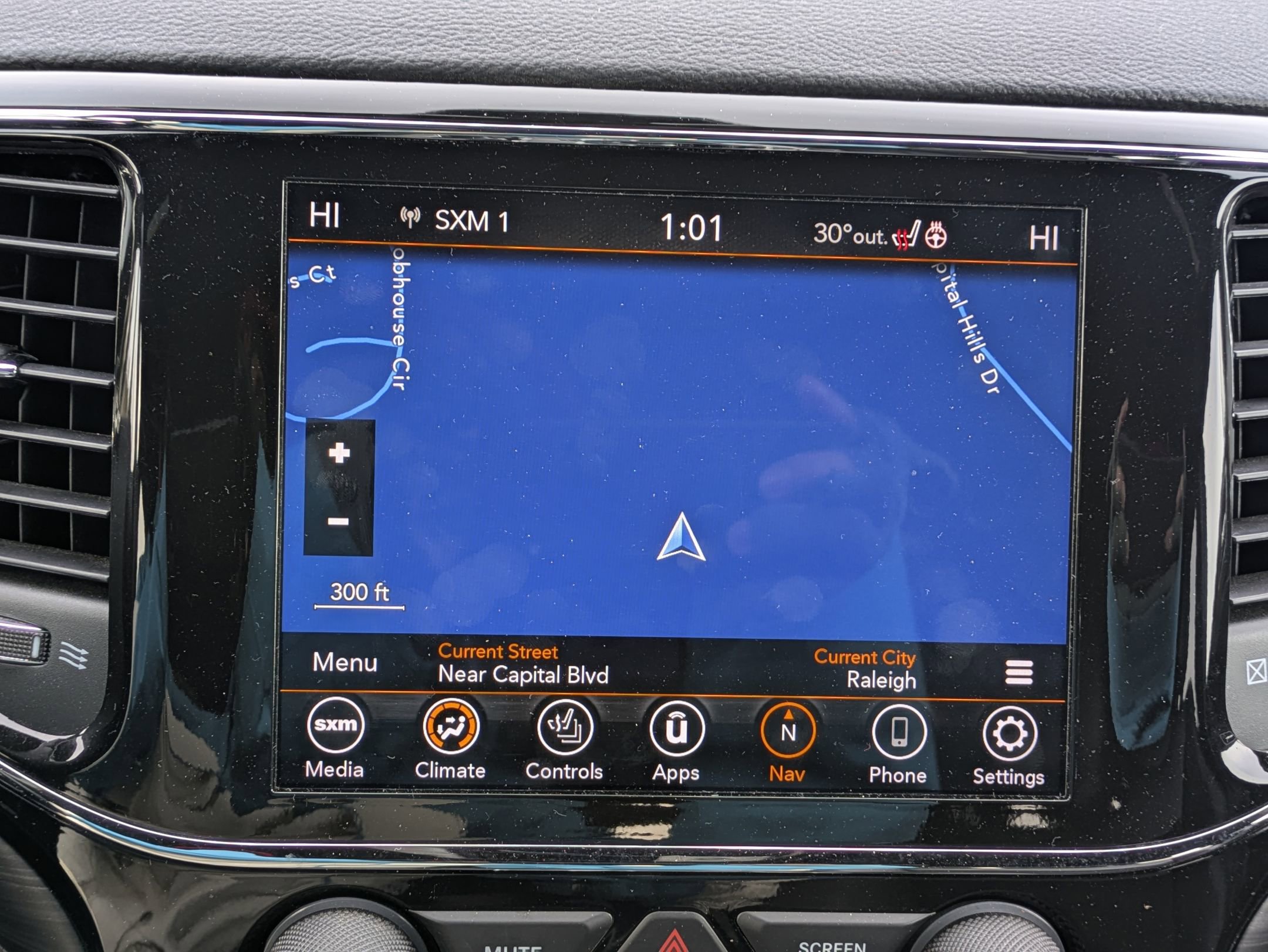 Used 2022 Jeep Grand Cherokee Laredo X image 13