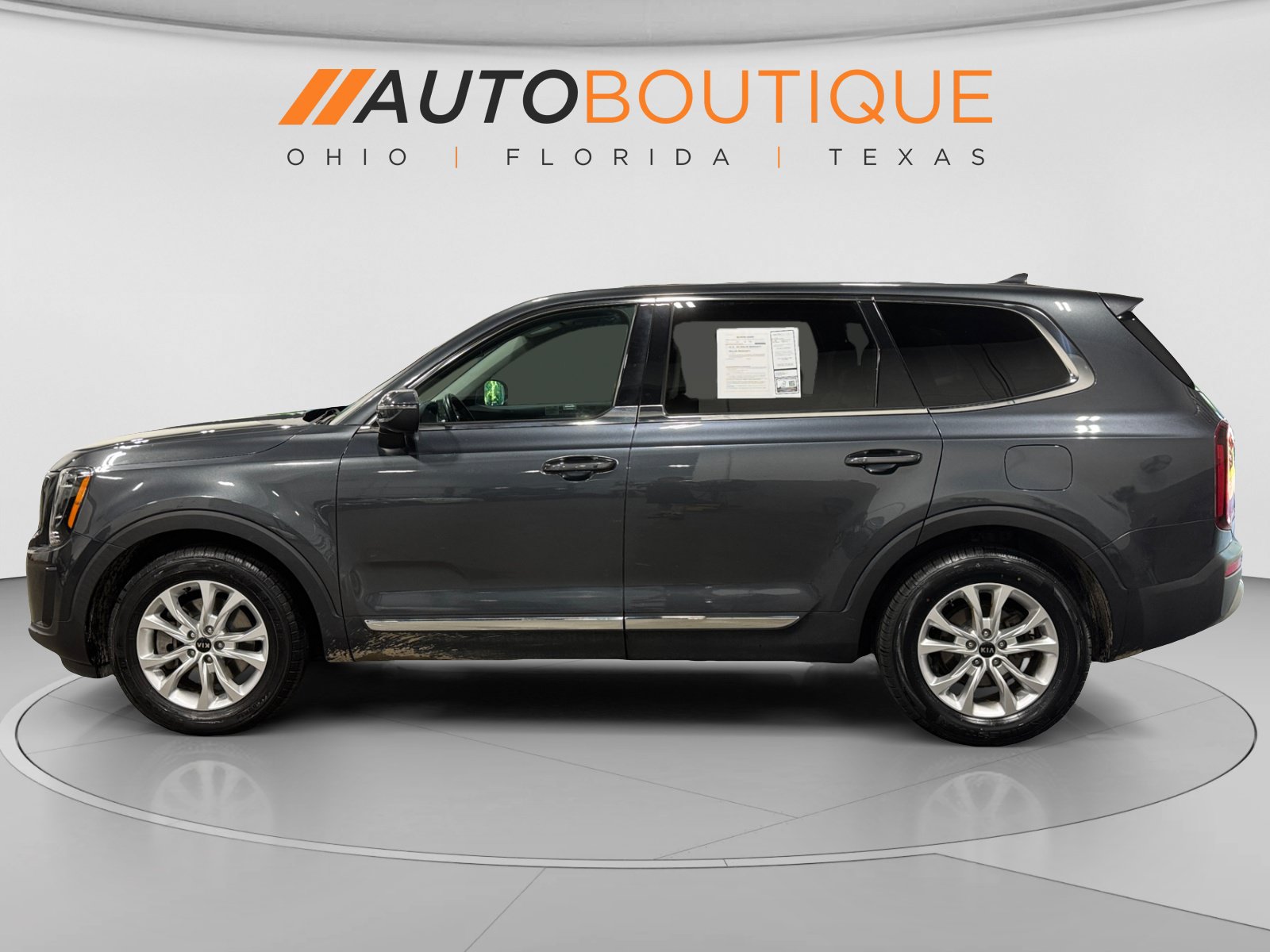 Used 2020 Kia Telluride LX AWD/4WD image 2
