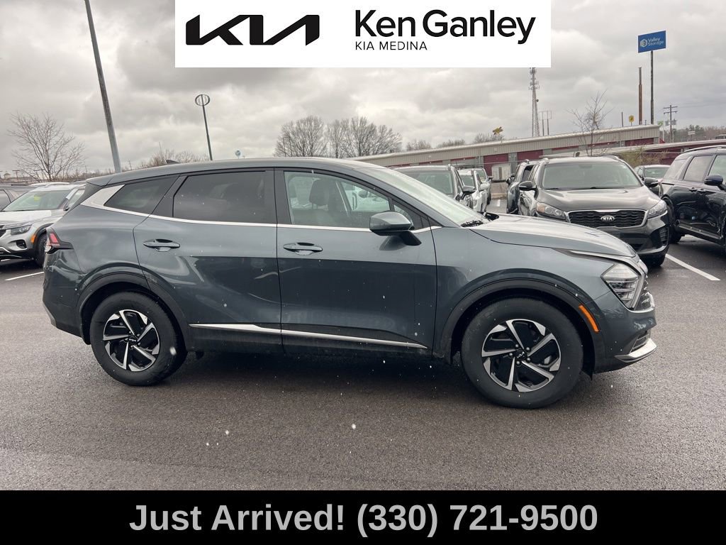 Certified 2025 Kia Sportage LX image 4