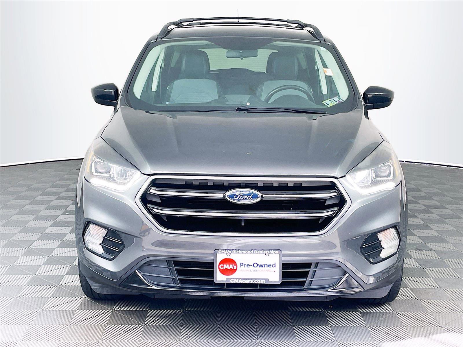 Used 2019 Ford Escape SE image 2