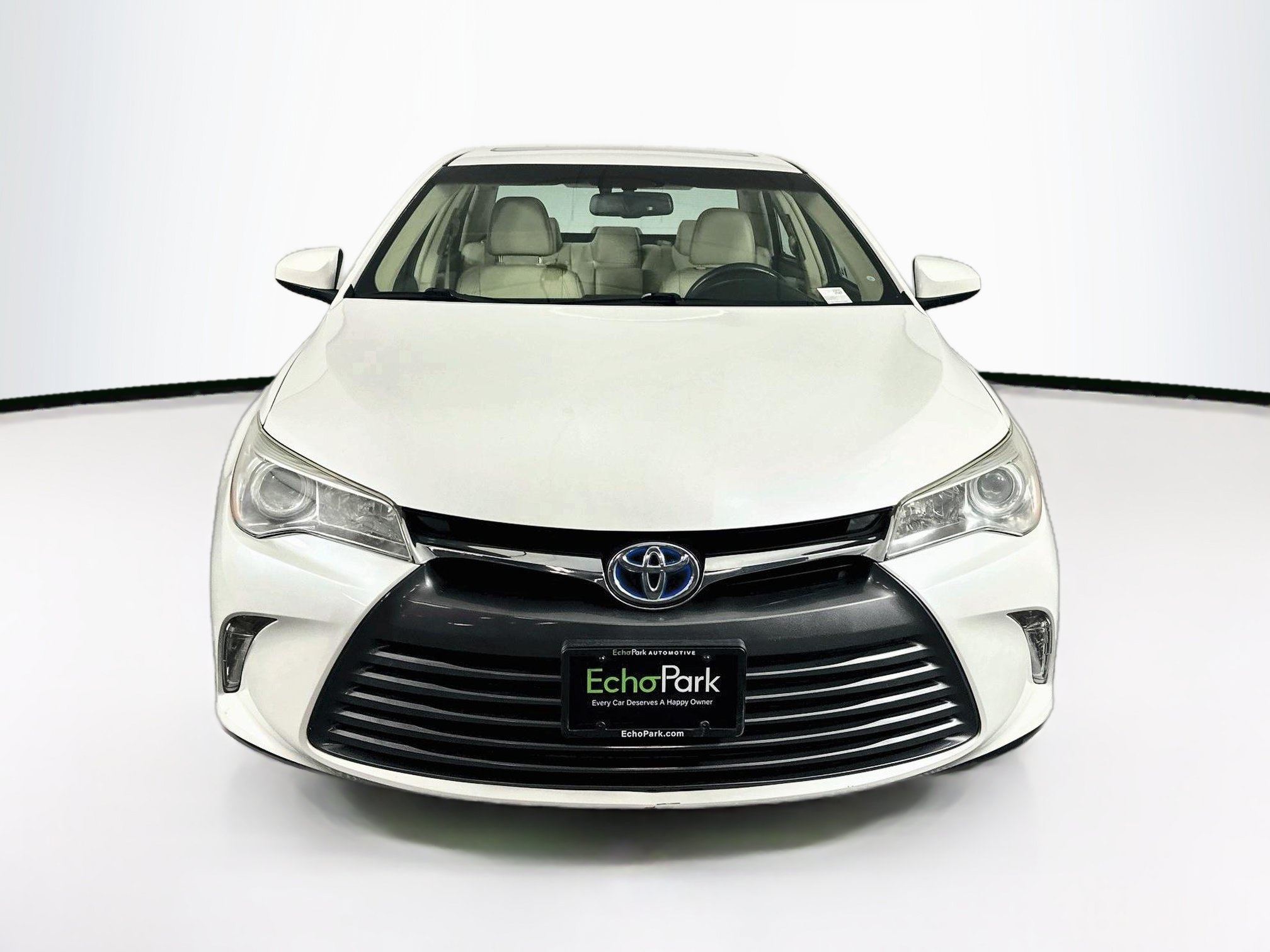 Used 2017 Toyota Camry XLE w/ Moonroof Package FWD image 2