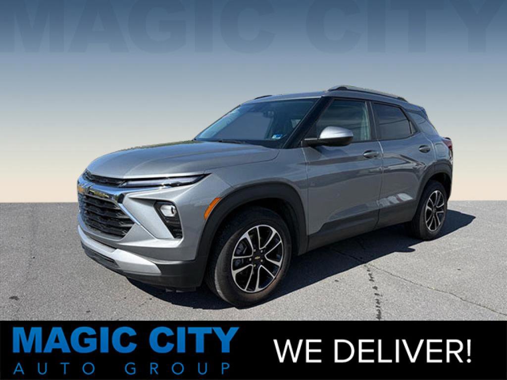 Used 2025 Chevrolet TrailBlazer LT FWD image 1