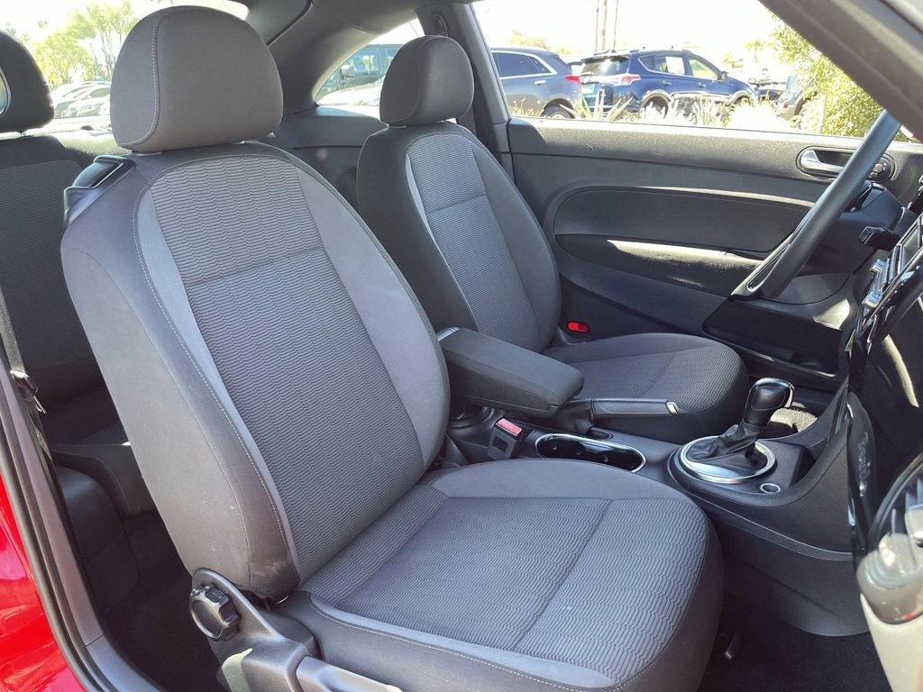 Used 2014 Volkswagen Beetle 2.5 image 12