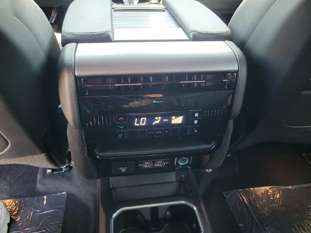New 2026 Jeep Grand Wagoneer Limited AWD/4WD image 10