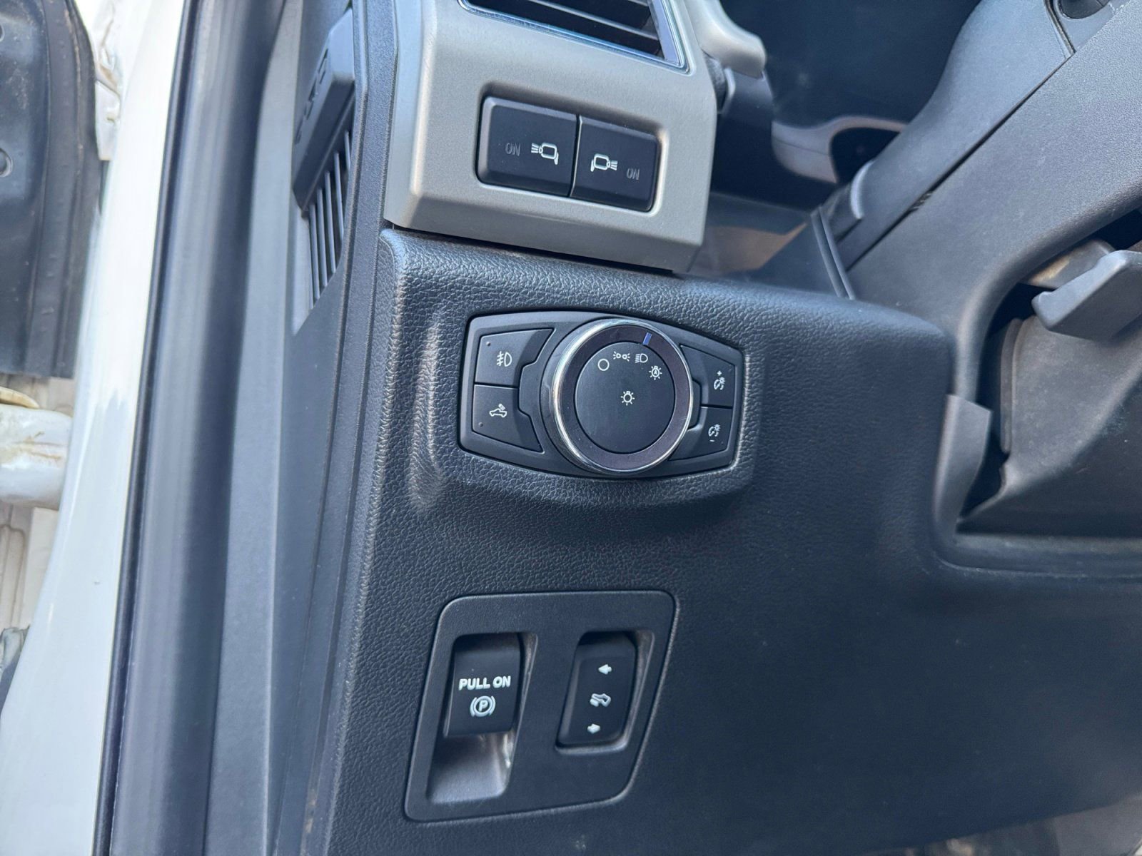 Certified 2019 Ford F150 Lariat image 21