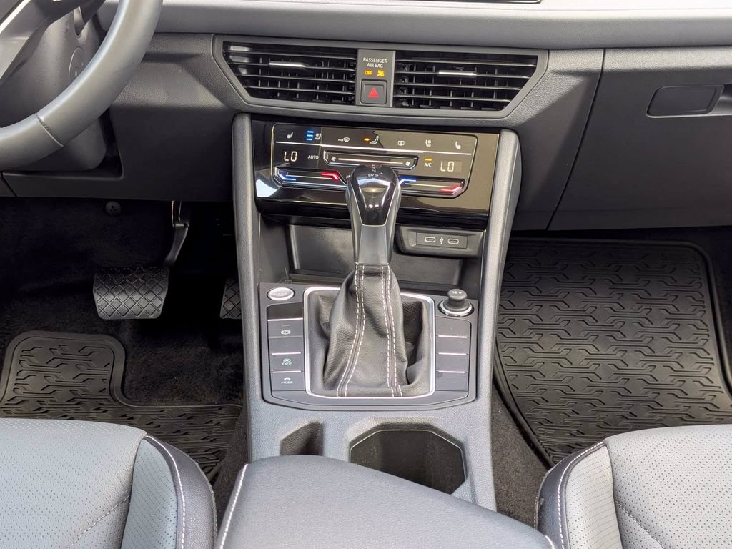 Used 2026 Volkswagen Jetta SEL FWD image 21