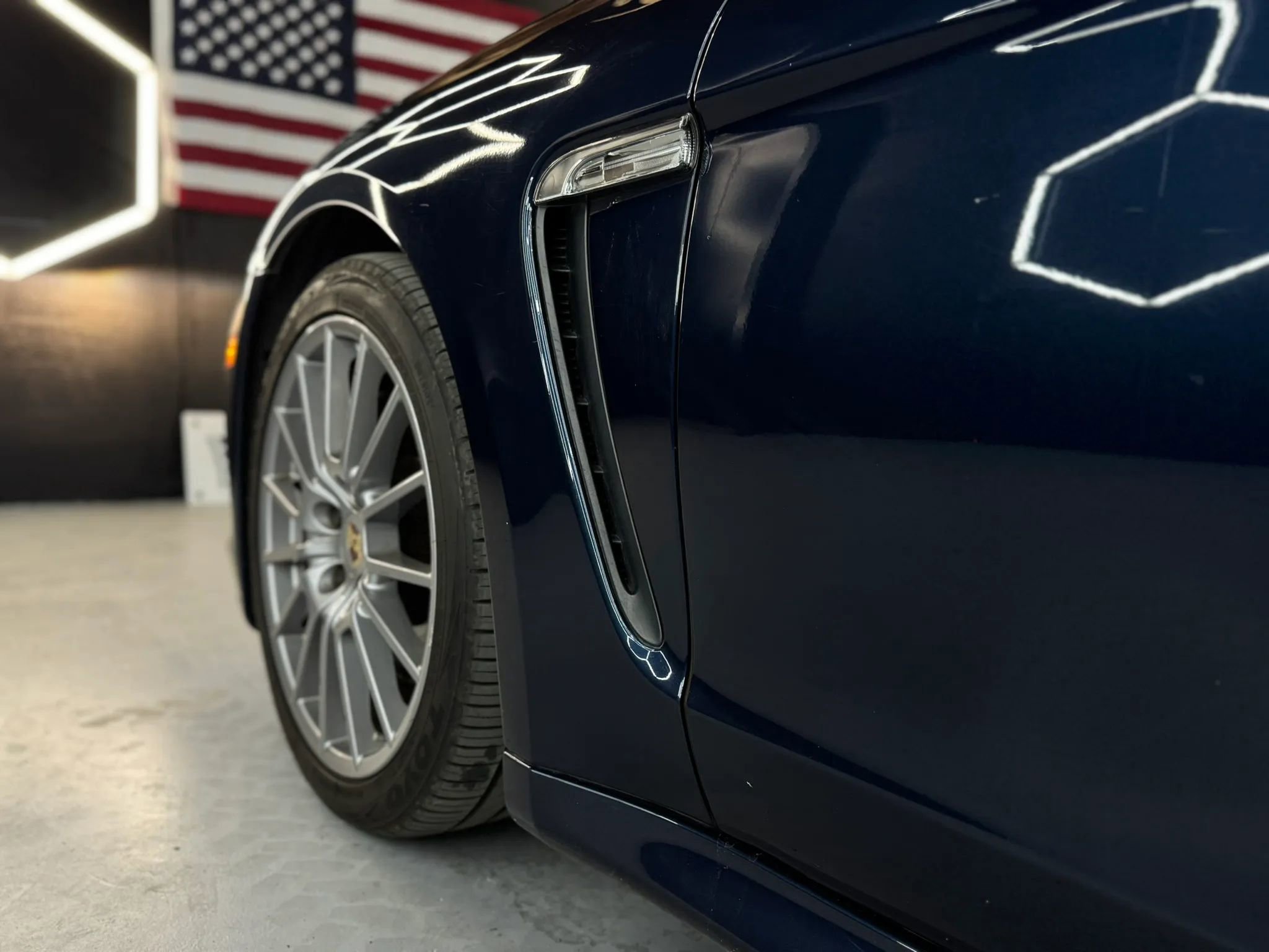 Used 2013 Porsche Panamera 4 Platinum Edition image 13