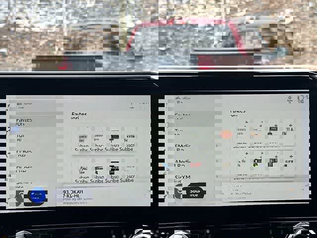 Used 2023 Toyota Highlander Limited image 12