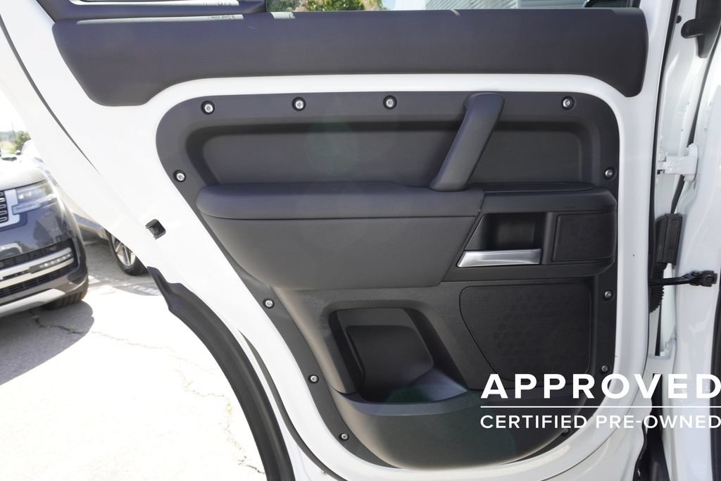 Used 2025 Land Rover Defender 110 S AWD/4WD image 28