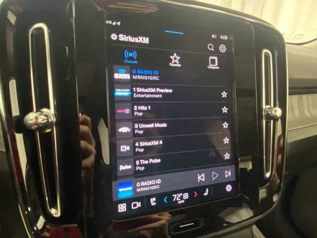 Used 2025 Volvo XC40 B5 Core AWD/4WD image 21