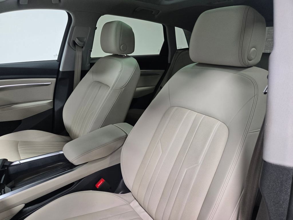 Used 2022 Audi e-tron Premium Plus w/ Premium Plus Package image 12