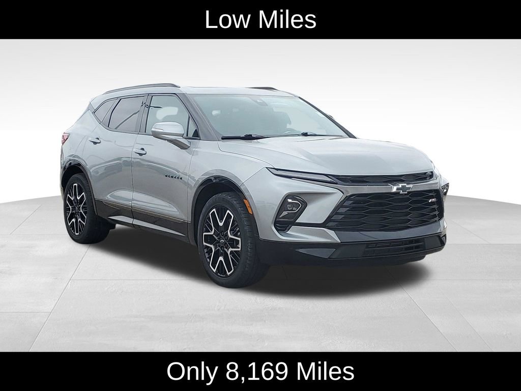 Used 2023 Chevrolet Blazer RS w/ Enhanced Convenience Package image 2