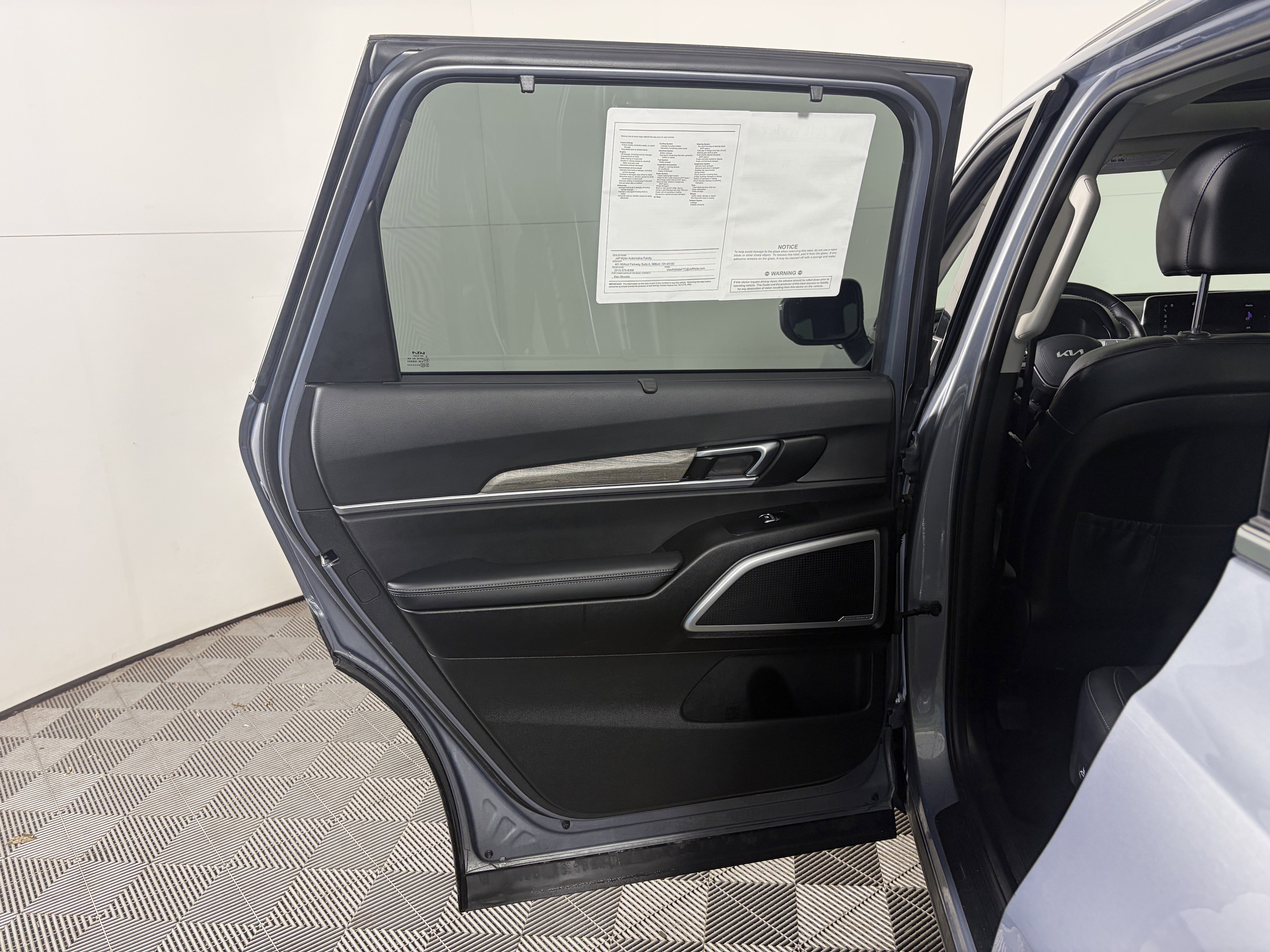 Used 2022 Kia Telluride EX w/ EX Premium Package image 37