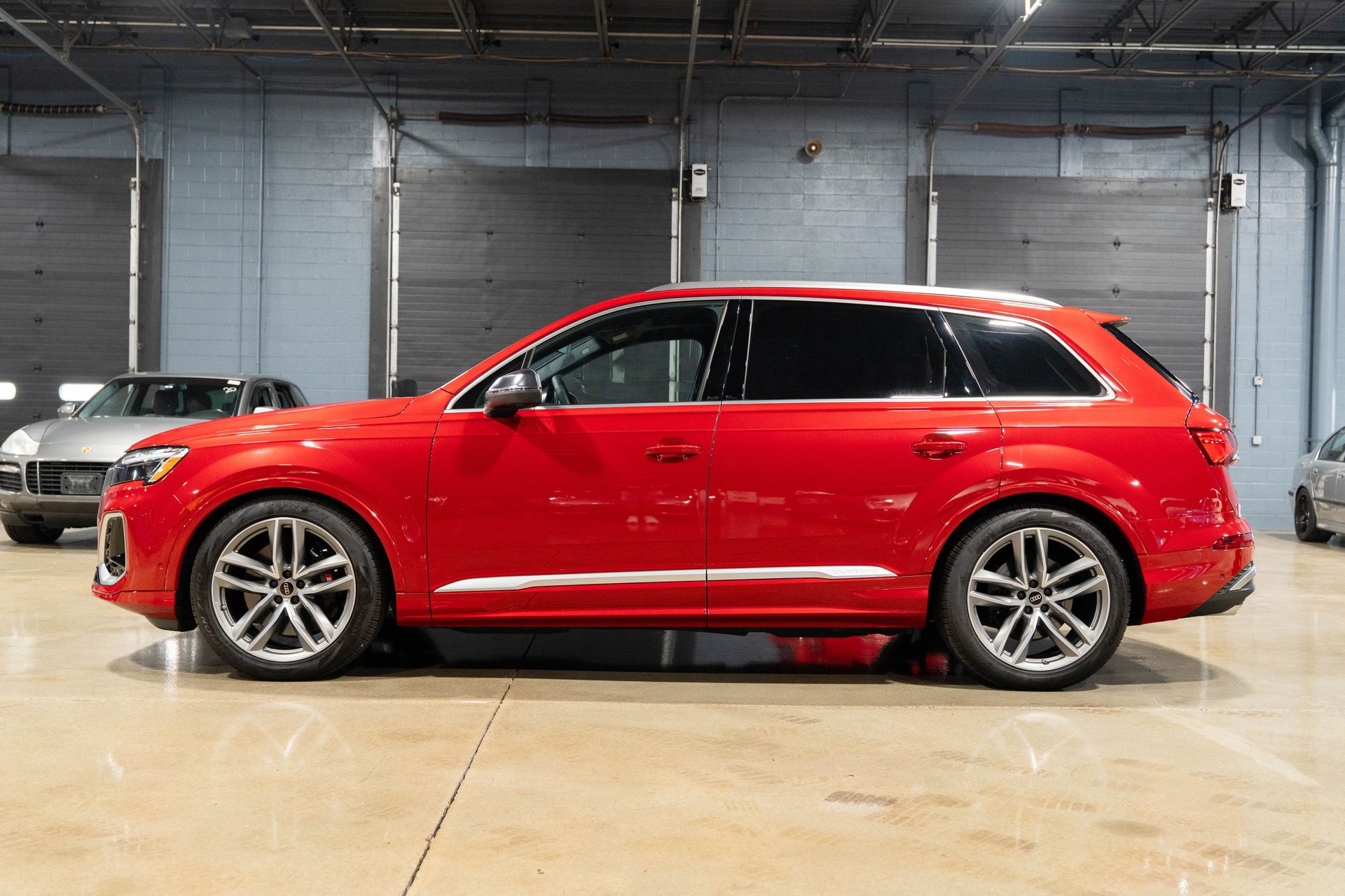 Used 2025 Audi SQ7 Prestige w/ Prestige Package AWD/4WD image 9