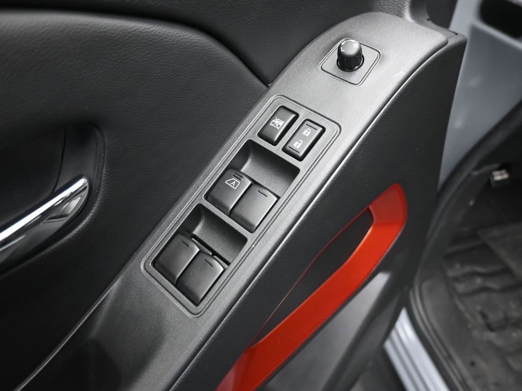 Used 2025 Nissan Frontier PRO-4X image 18