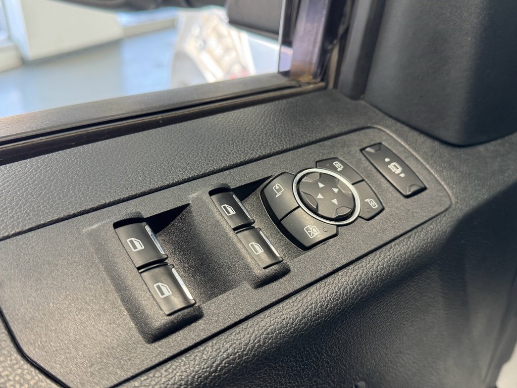 Used 2019 Ford F250 Lariat w/ Chrome Package image 19