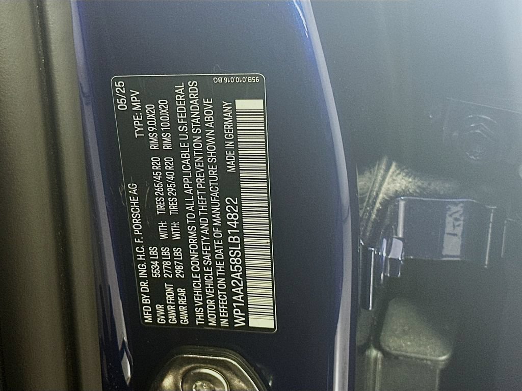 New 2025 Porsche Macan AWD/4WD image 35