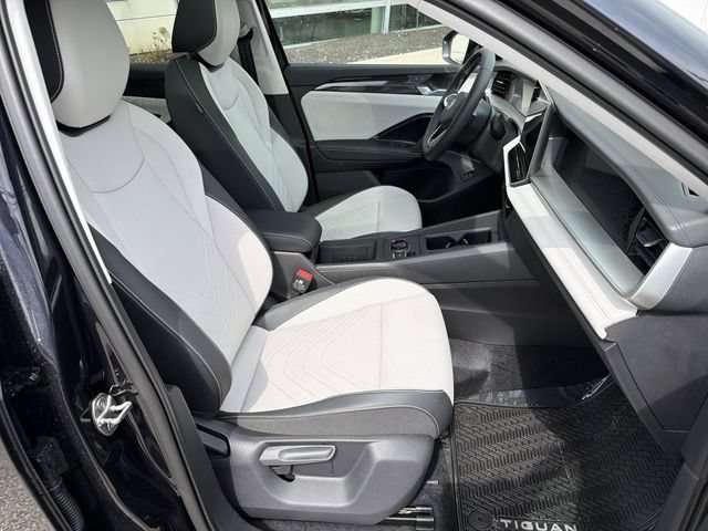 New 2026 Volkswagen Tiguan SE AWD/4WD image 25