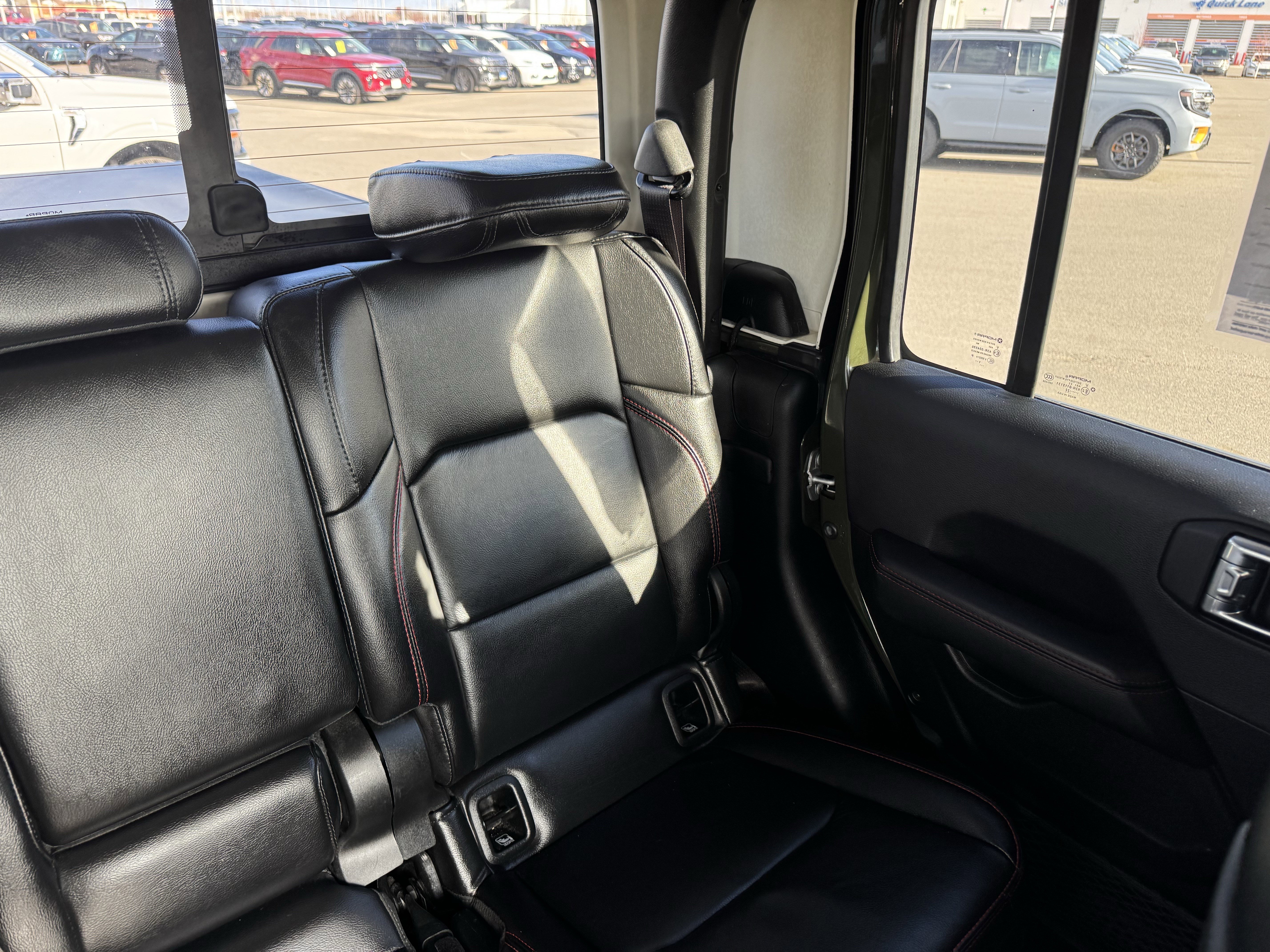 Used 2022 Jeep Gladiator Rubicon w/ Cold Weather Group image 14