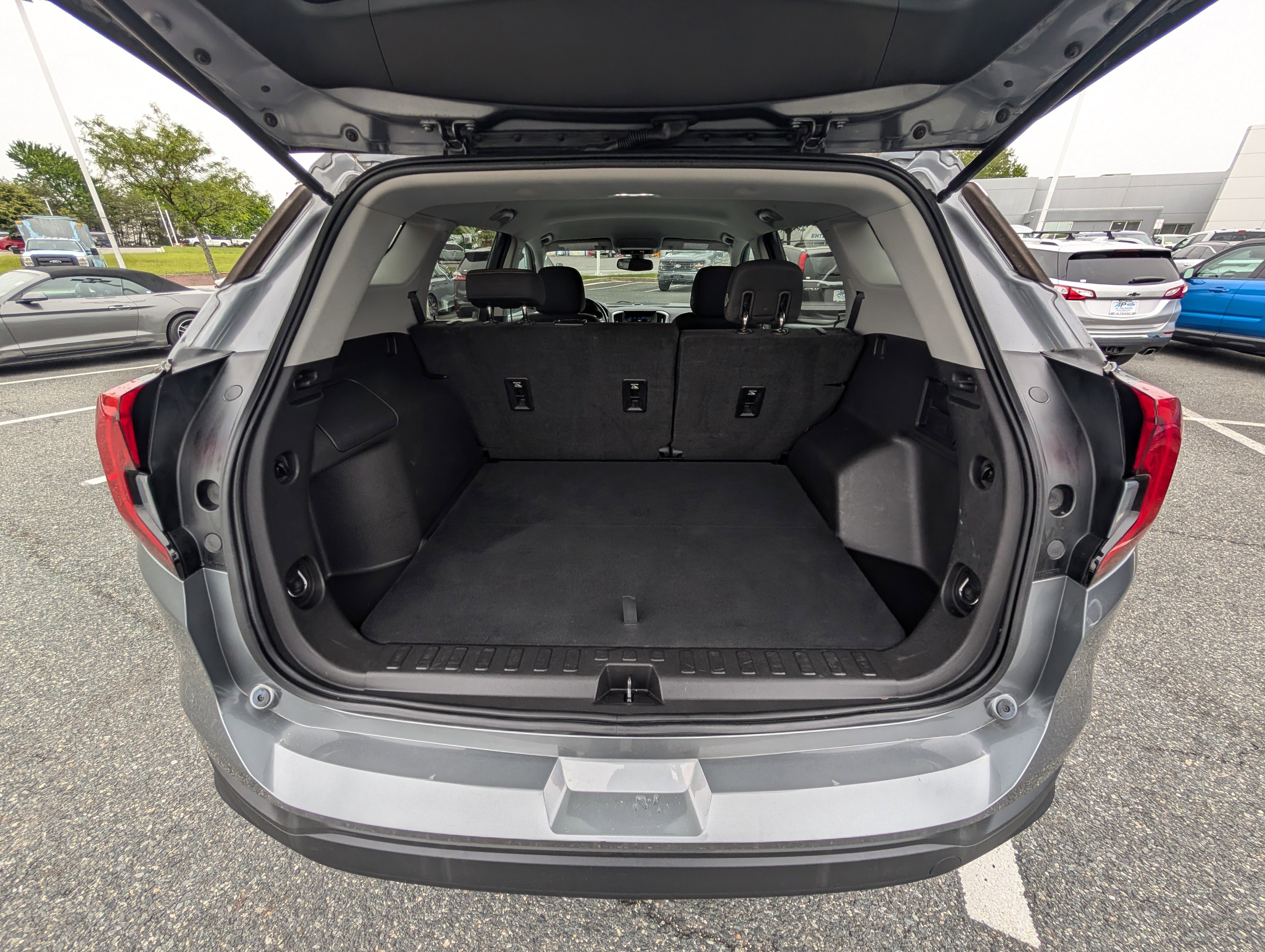 Used 2019 GMC Terrain SLE w/ Driver Convenience Package AWD/4WD image 12
