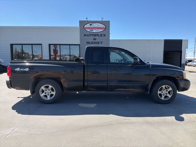 Used 2006 Dodge Dakota SLT w/ Trailer Tow Group AWD/4WD image 1