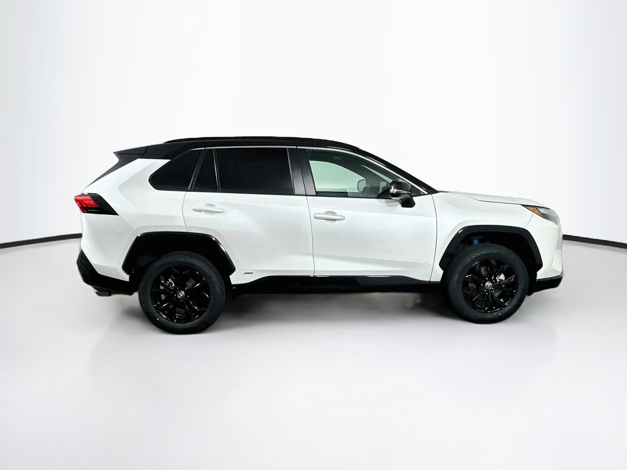 Used 2023 Toyota RAV4 XSE w/ XSE Grade Weather Package AWD/4WD image 10