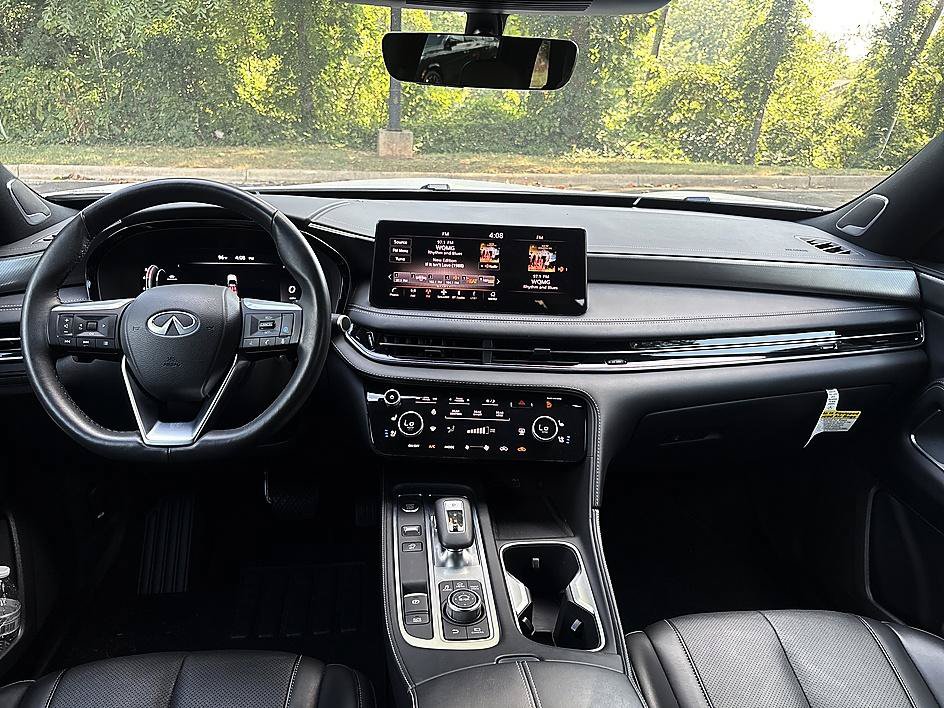 Certified 2025 INFINITI QX60 Luxe w/ Black Edition FWD image 19