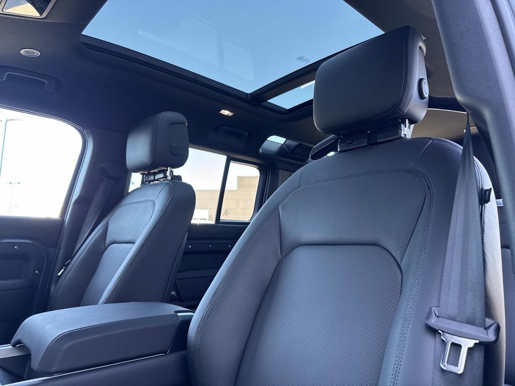 New 2026 Land Rover Defender 110 X-Dynamic SE AWD/4WD image 21