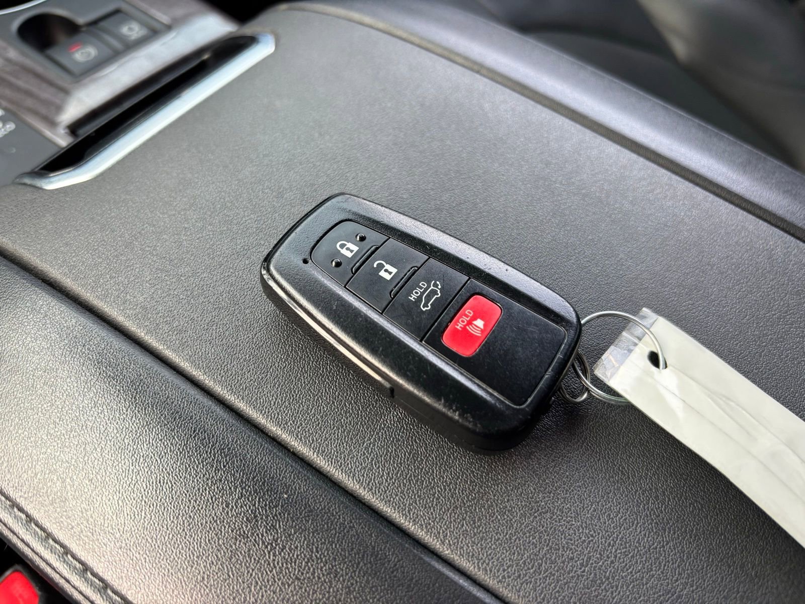 Used 2022 Toyota Highlander Limited FWD image 27