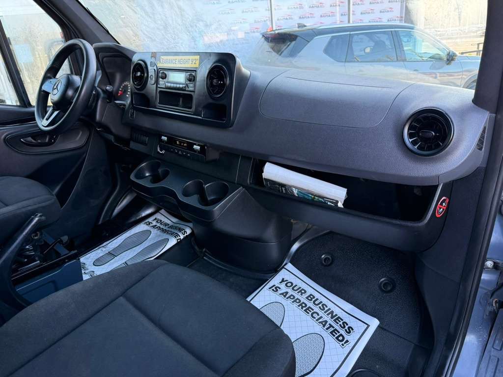 Used 2019 Mercedes-Benz Sprinter 144 image 34