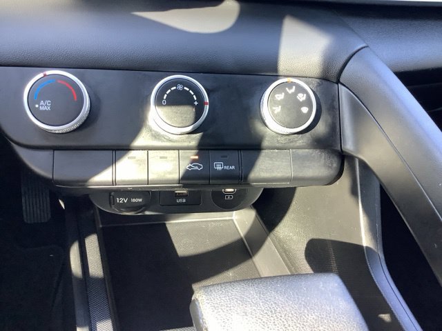 Certified 2024 Hyundai Elantra SE FWD image 27