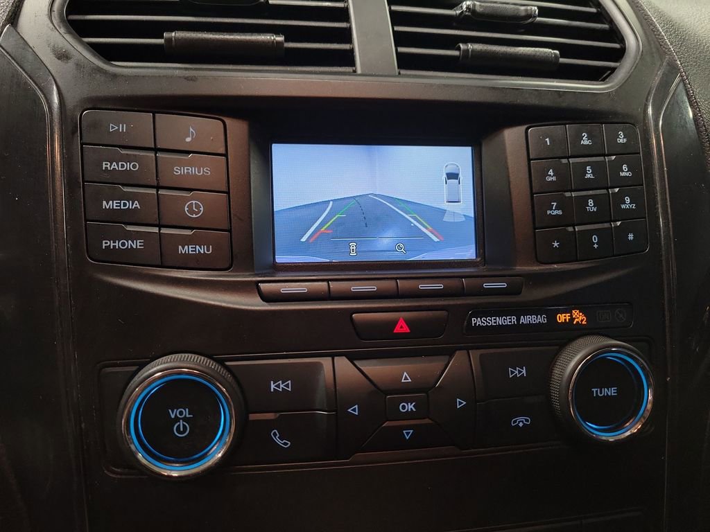Used 2018 Ford Explorer XLT image 18