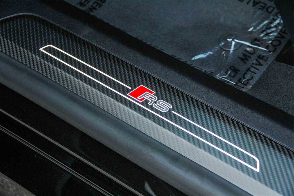 Used 2024 Audi RS e-tron GT w/ Carbon Performance Package image 22