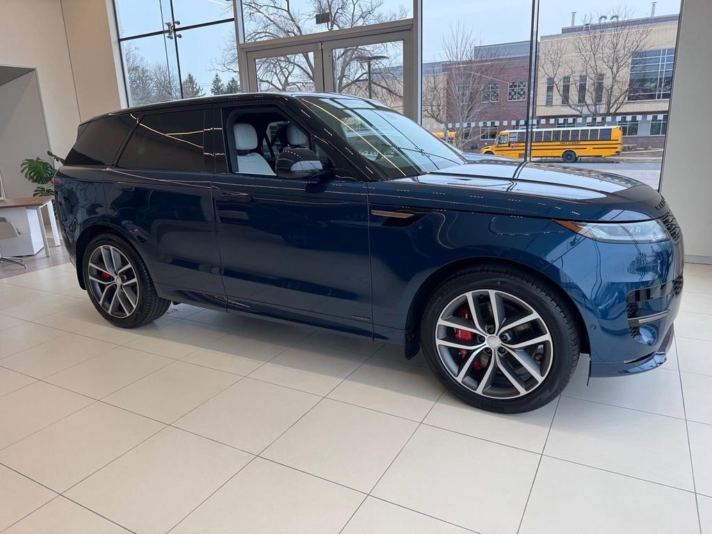 New 2025 Land Rover Range Rover Sport Autobiography image 2
