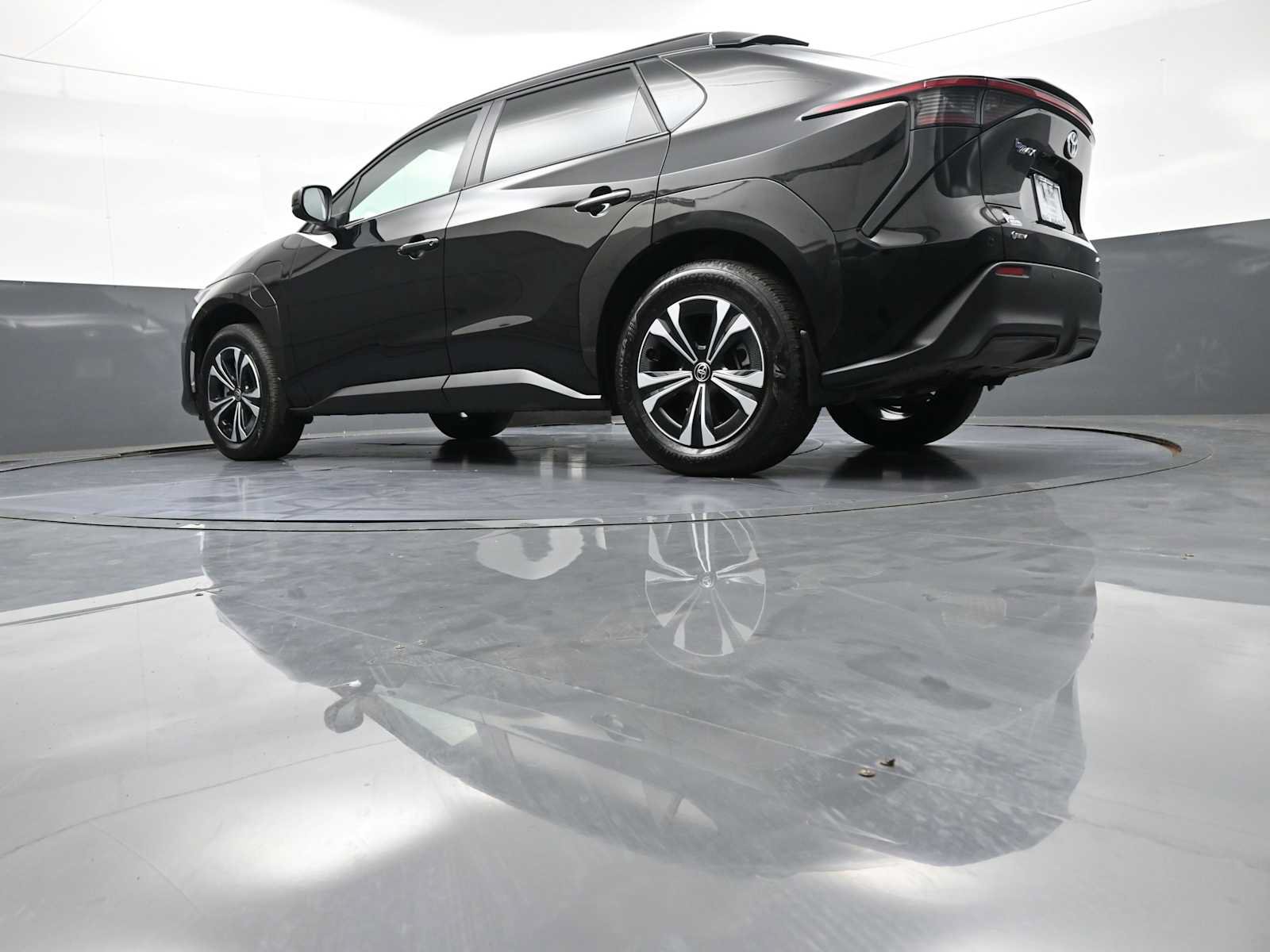 Certified 2024 Toyota bZ4X AWD w/ Weather Package image 32