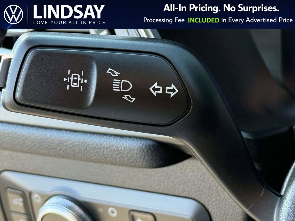 Used 2020 Ford Escape Titanium image 24