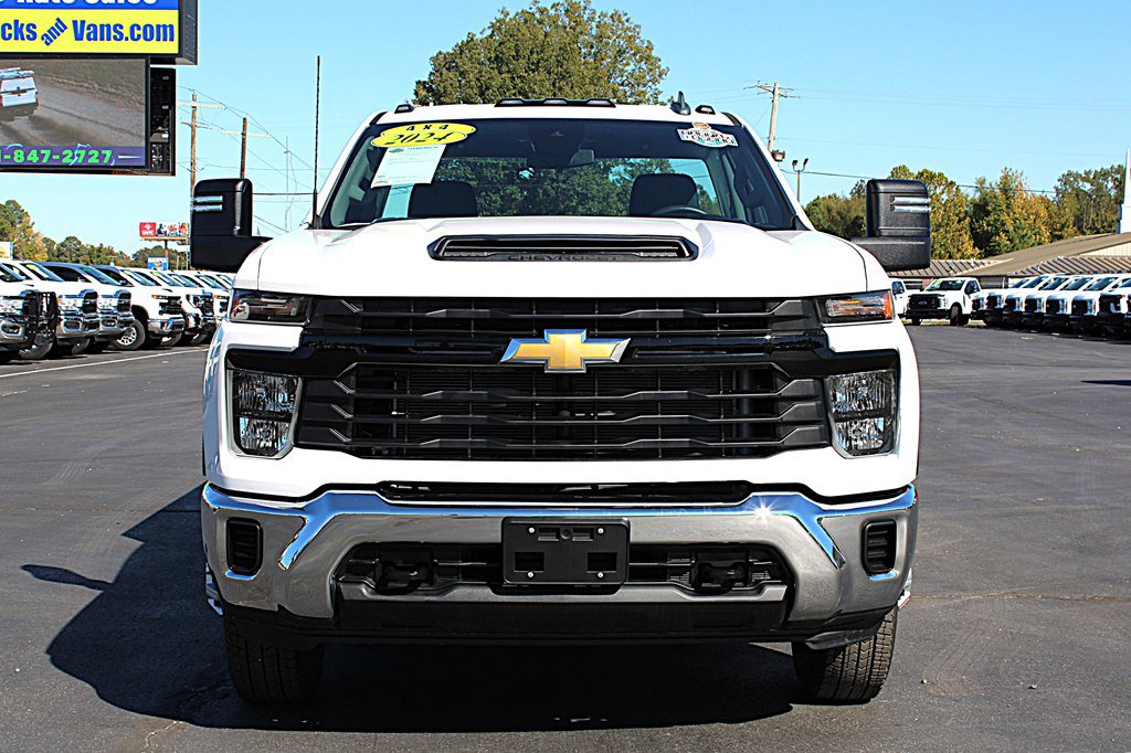 Used 2024 Chevrolet Silverado 3500 W/T w/ Snow Plow Prep Package image 12