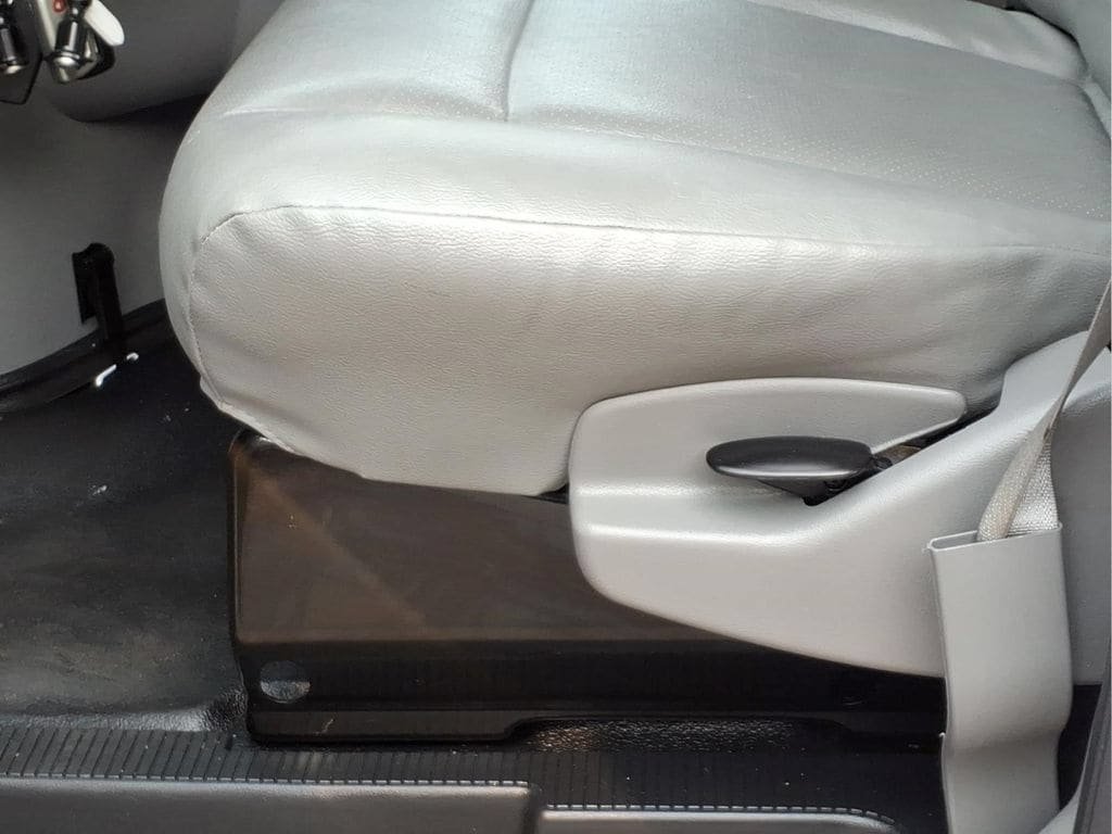 Used 2023 Ford E-450 and Econoline 450 Super Duty w/ Power Windows & Locks Group RWD image 18