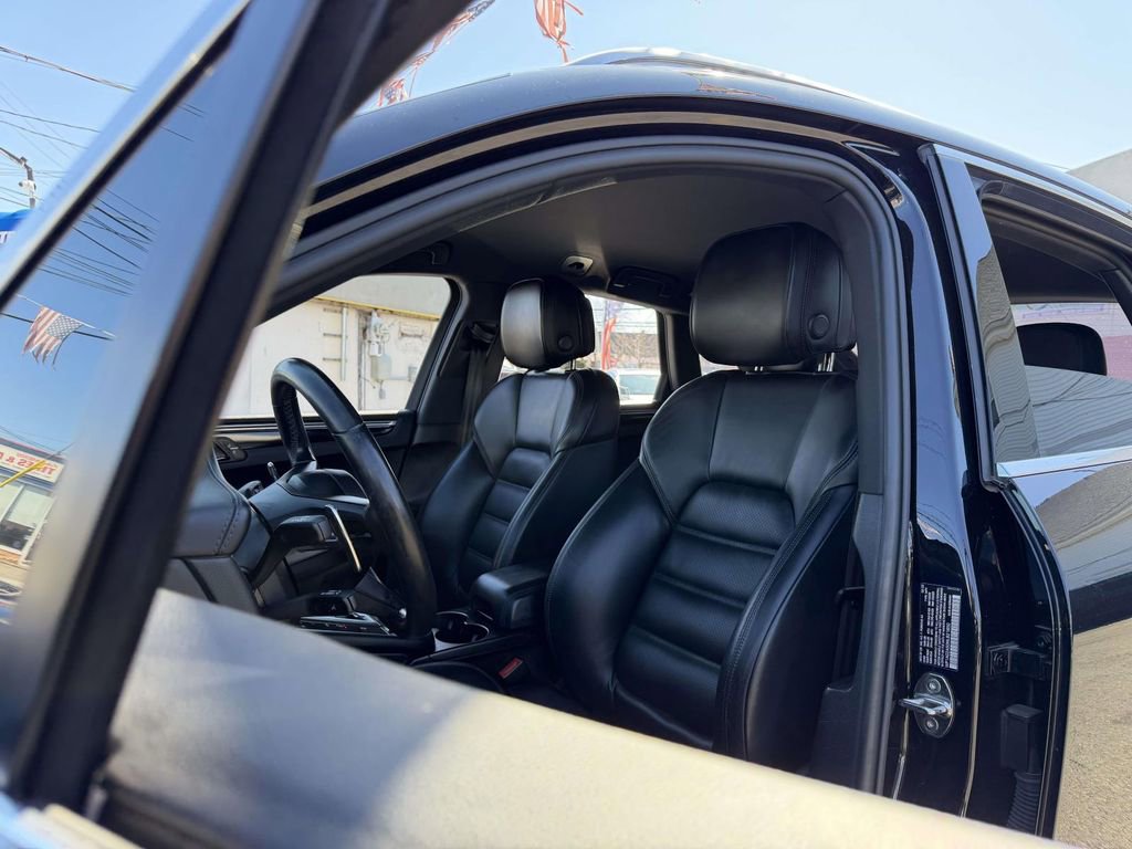Used 2022 Porsche Macan S image 21
