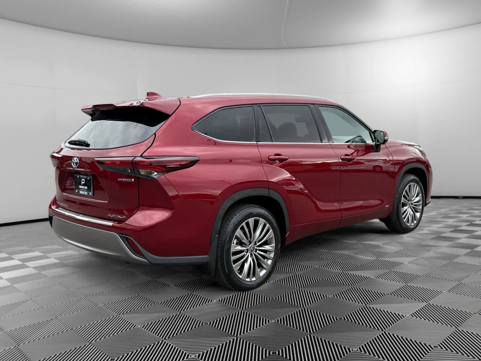 Used 2024 Toyota Highlander Platinum image 5