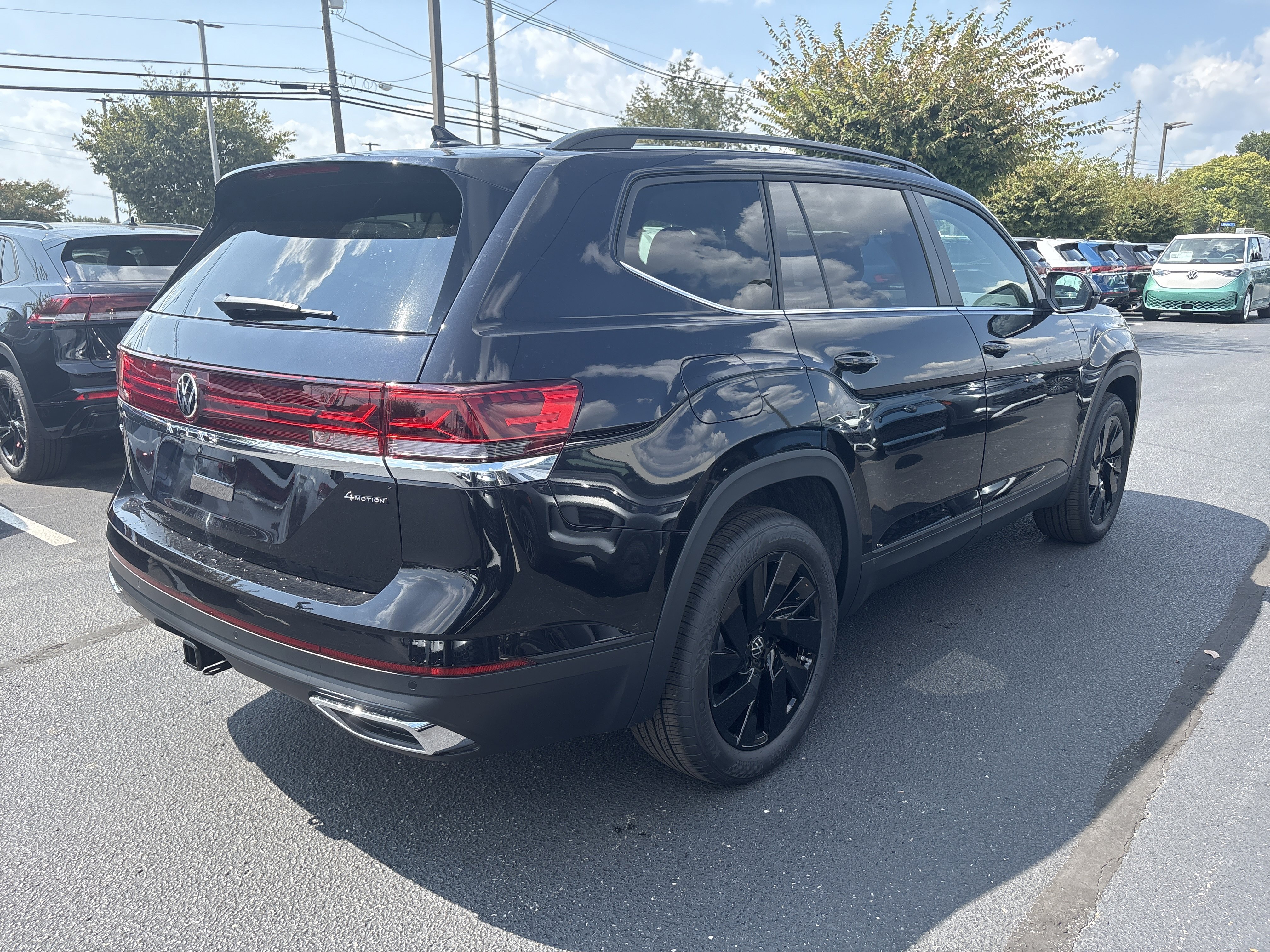New 2026 Volkswagen Atlas SE image 7