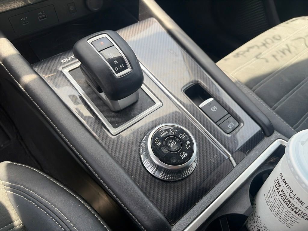 Used 2022 Mitsubishi Outlander SE AWD/4WD image 16