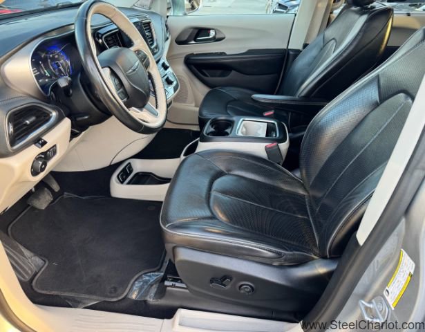 Used 2019 Chrysler Pacifica Limited image 10