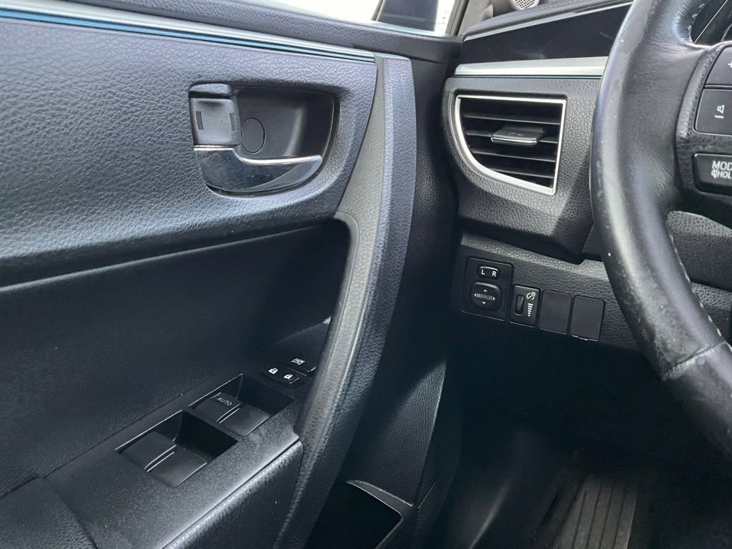 Used 2014 Toyota Corolla S image 21