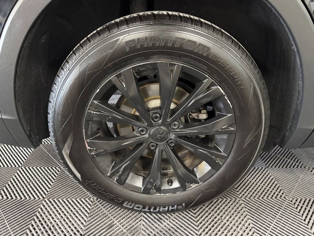 Used 2019 Volkswagen Tiguan S image 19