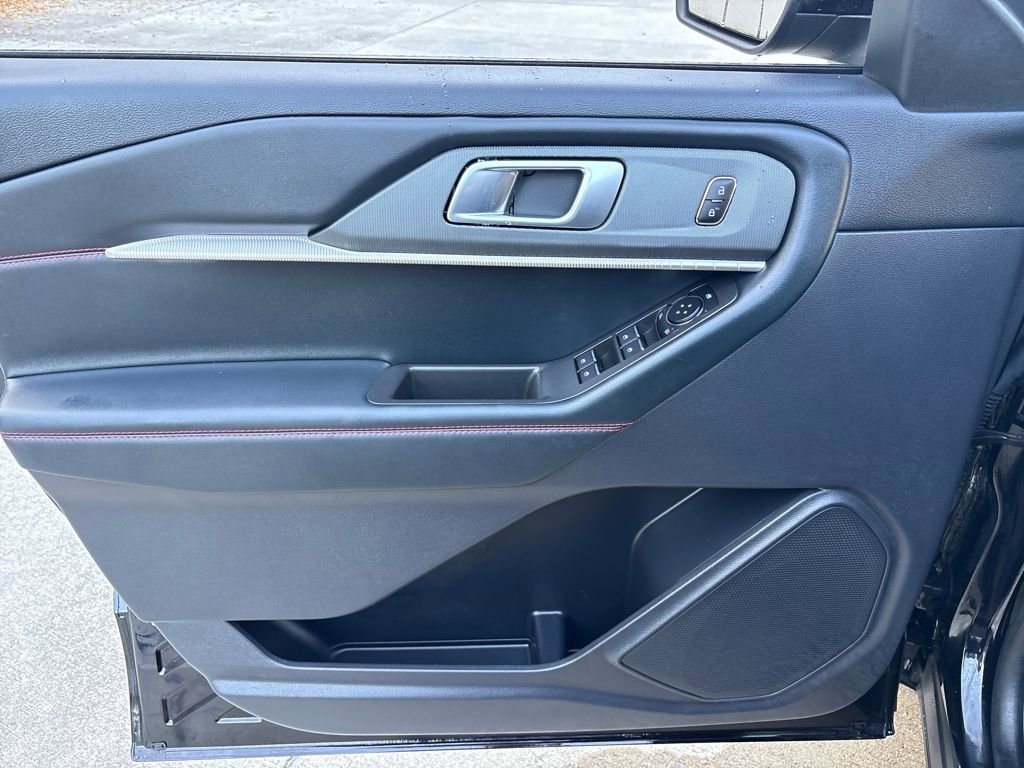 Used 2025 Ford Explorer ST-Line image 15